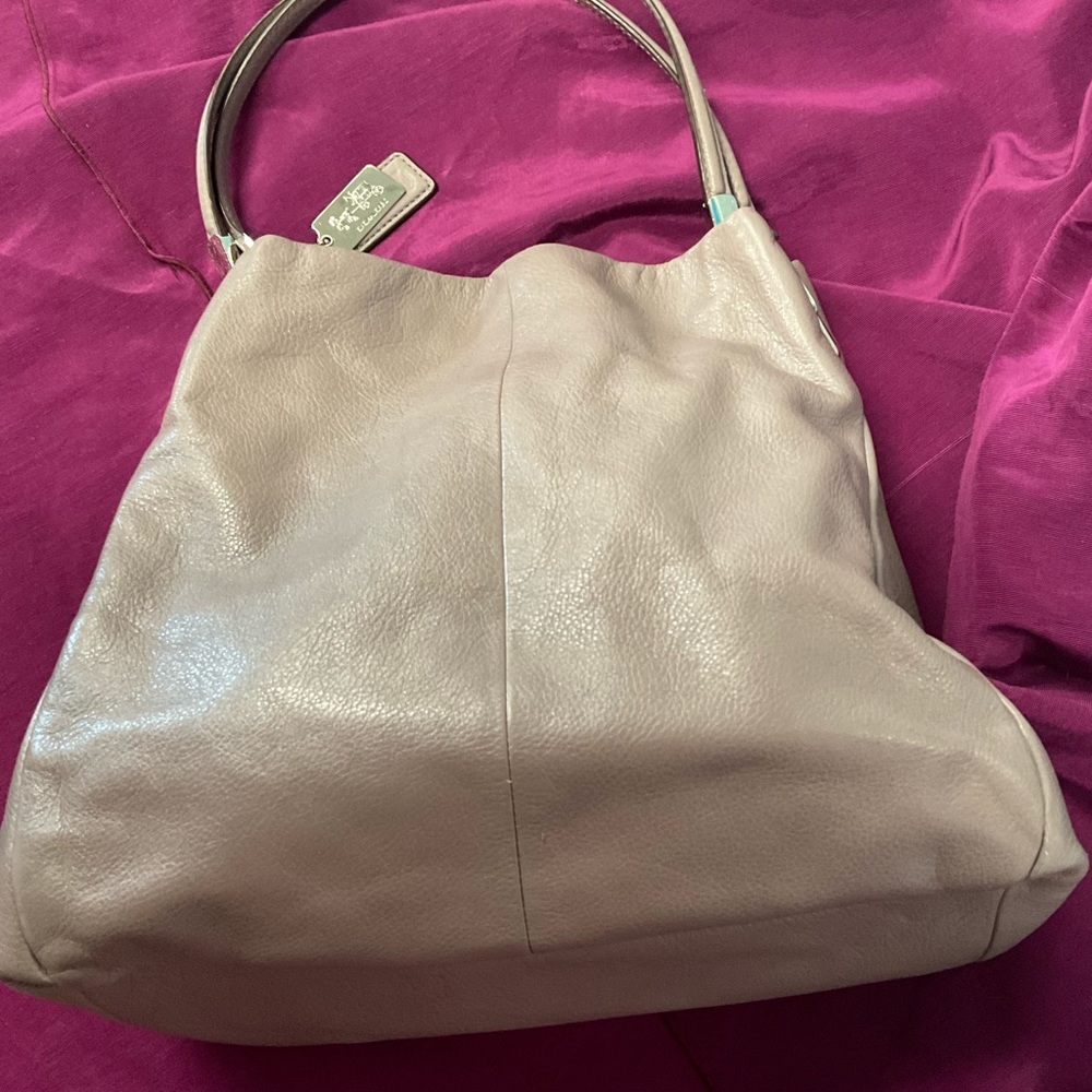 Vintage Coach Taupe Pebbled Leather Shoulder Bag With Light Purple Lining.